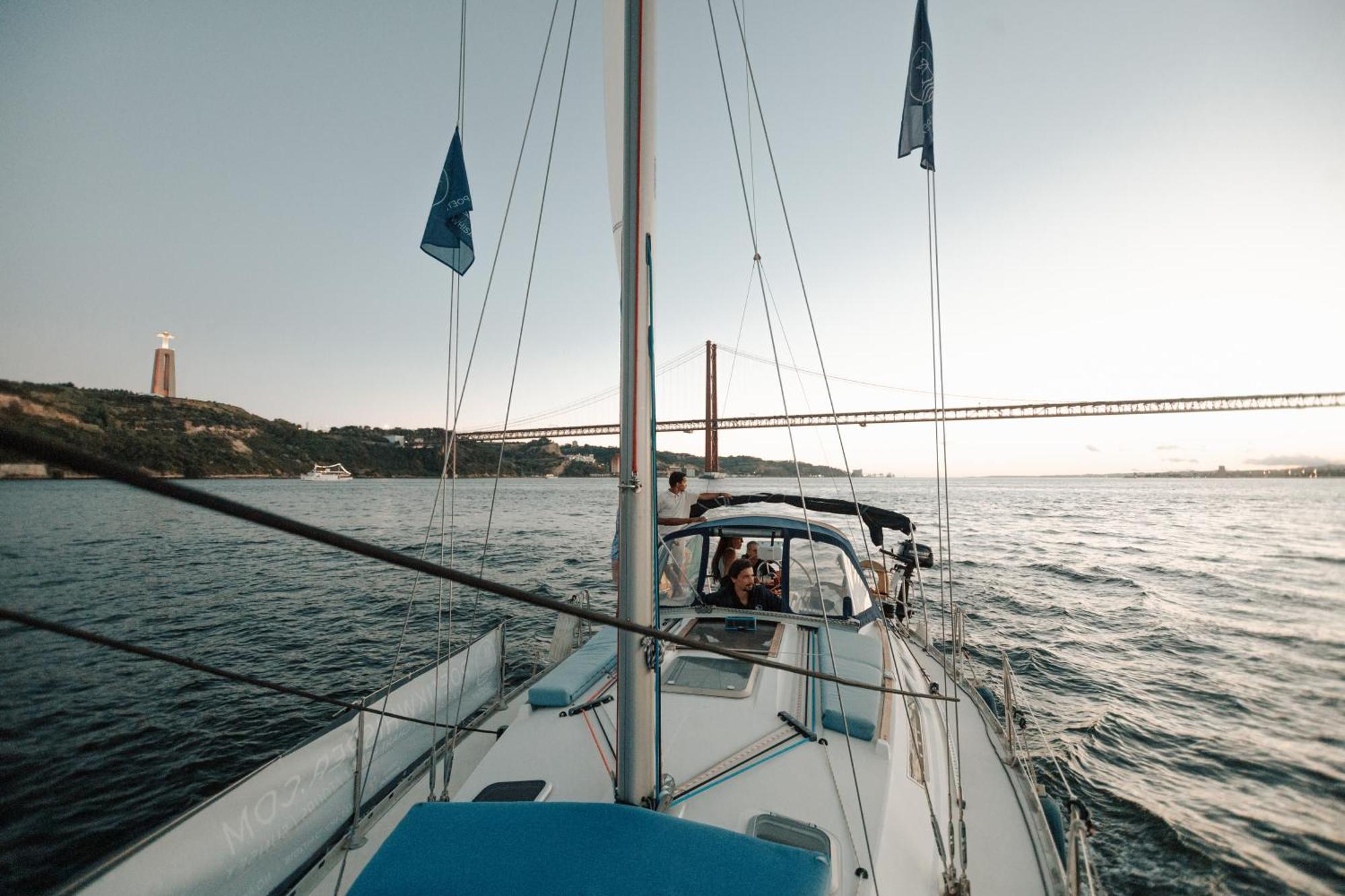 Stay In A Boat - Lisboa エクステリア 写真
